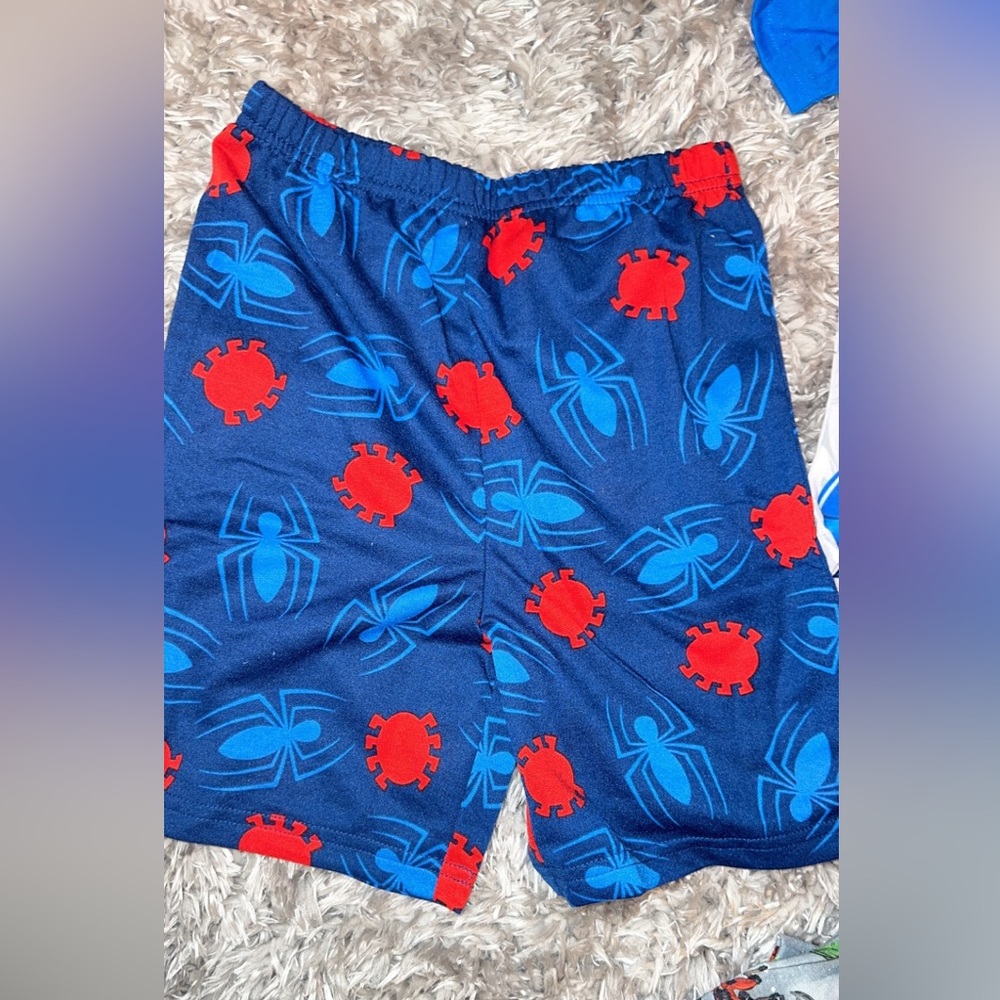 3 piece pjs marvel shorts shirt and pants size 8 - Picture 4 of 10